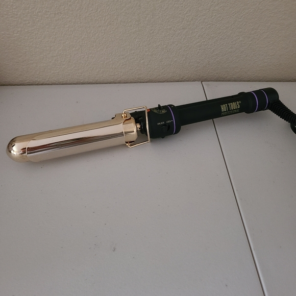 hot tools 24K professional series marcel curling iron 1-1/4" - Picture 3 of 6
